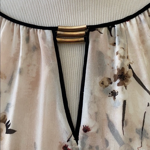 WHBM Cold Shoulder Top - Picture 7 of 10